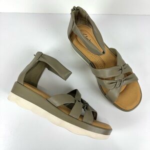 Clarks Women's Sz 9 M Collection Clara Rae olive Wedge Sandal Comfort Shoes NEW